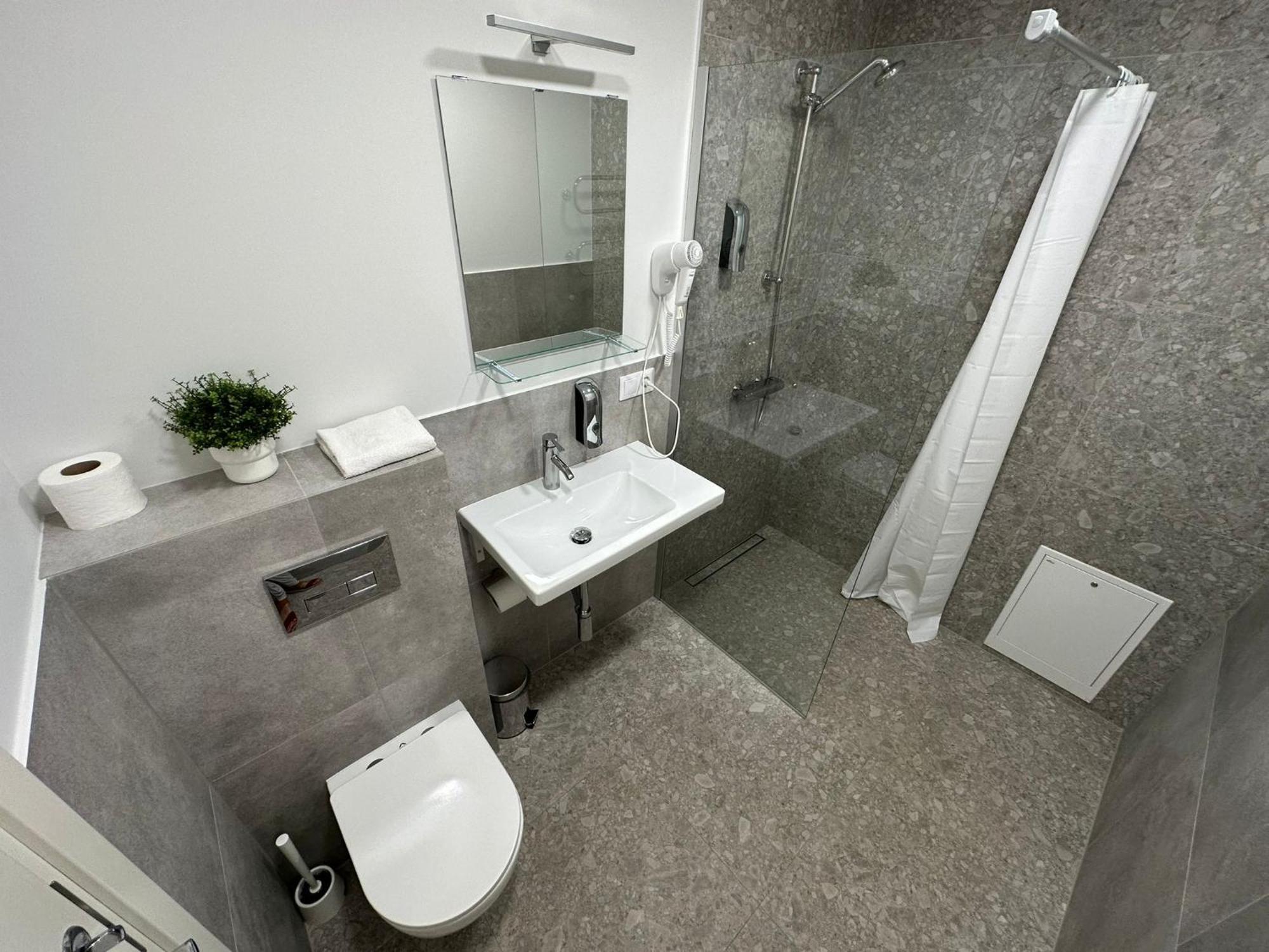 Tilzes Studio Apartaments, Self Check-In, Free Parking, Comfort ไคลเพดา ภายนอก รูปภาพ